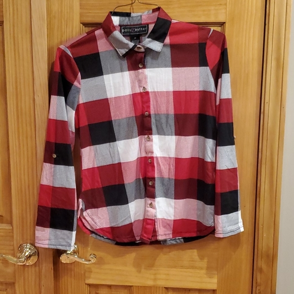 Red checkered button up top - Picture 4 of 7